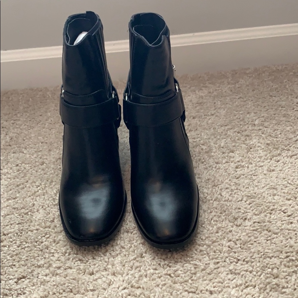 NWT BCBG Generation Boots - Picture 2 of 6